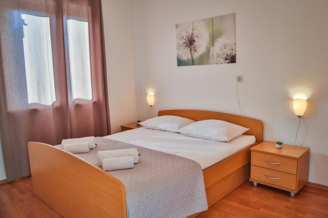 Apartmani Nana Mija Pag Town Eksteriør billede