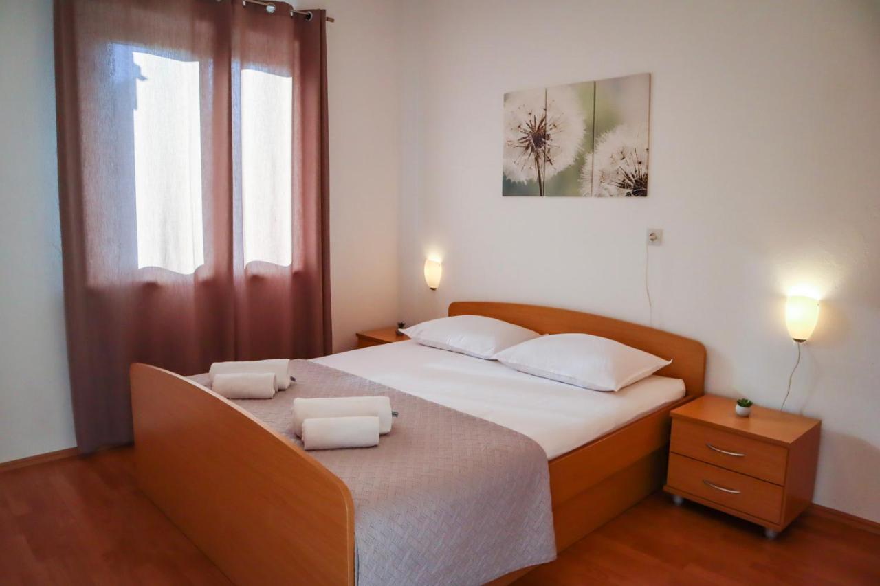 Apartmani Nana Mija Pag Town Eksteriør billede