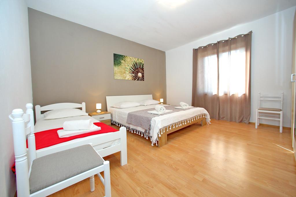 Apartmani Nana Mija Pag Town Eksteriør billede